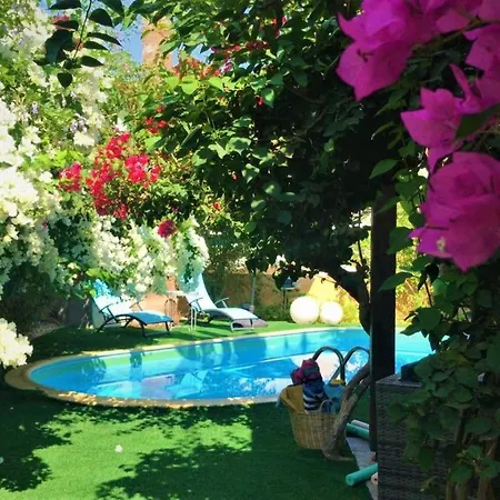 & Poetry Villa *